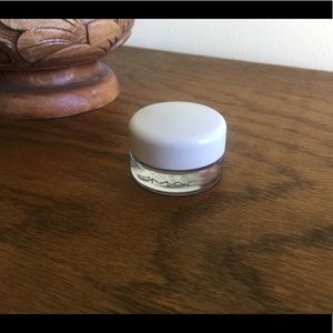 MAC paintpot Let’s Skate